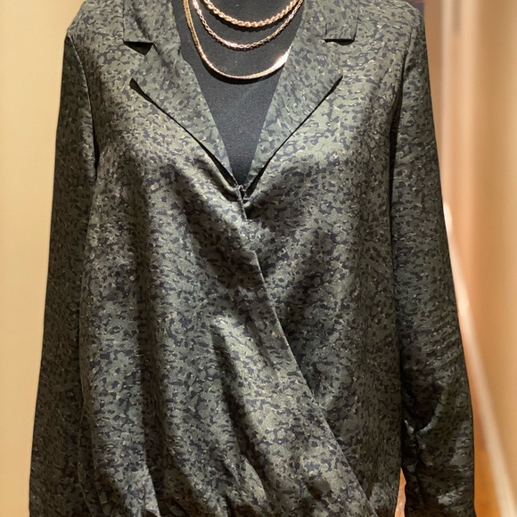 Dress up blouse - Picture 2 of 2